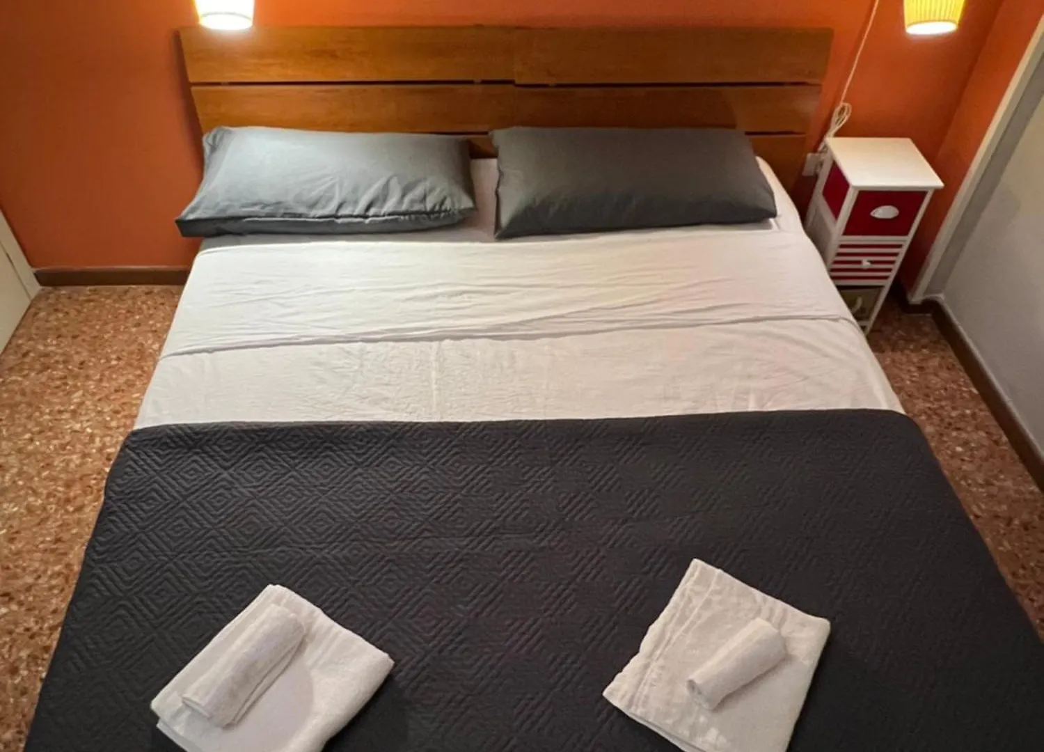 Amrani Rooms Verona 0*,  Italien